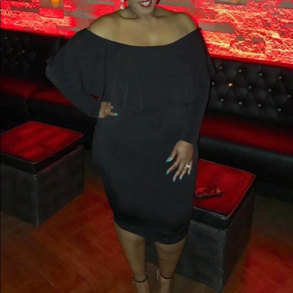 Black off the shoulder Bodycon Dress